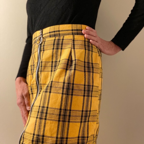 Yellow Plaid Mini Skirt - Picture 2 of 3